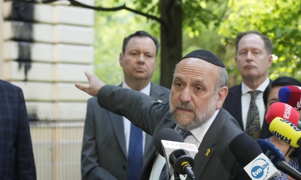 Βαρσοβία: Επίθεση με μολότοφ σε ιστορική εβραϊκή συναγωγή